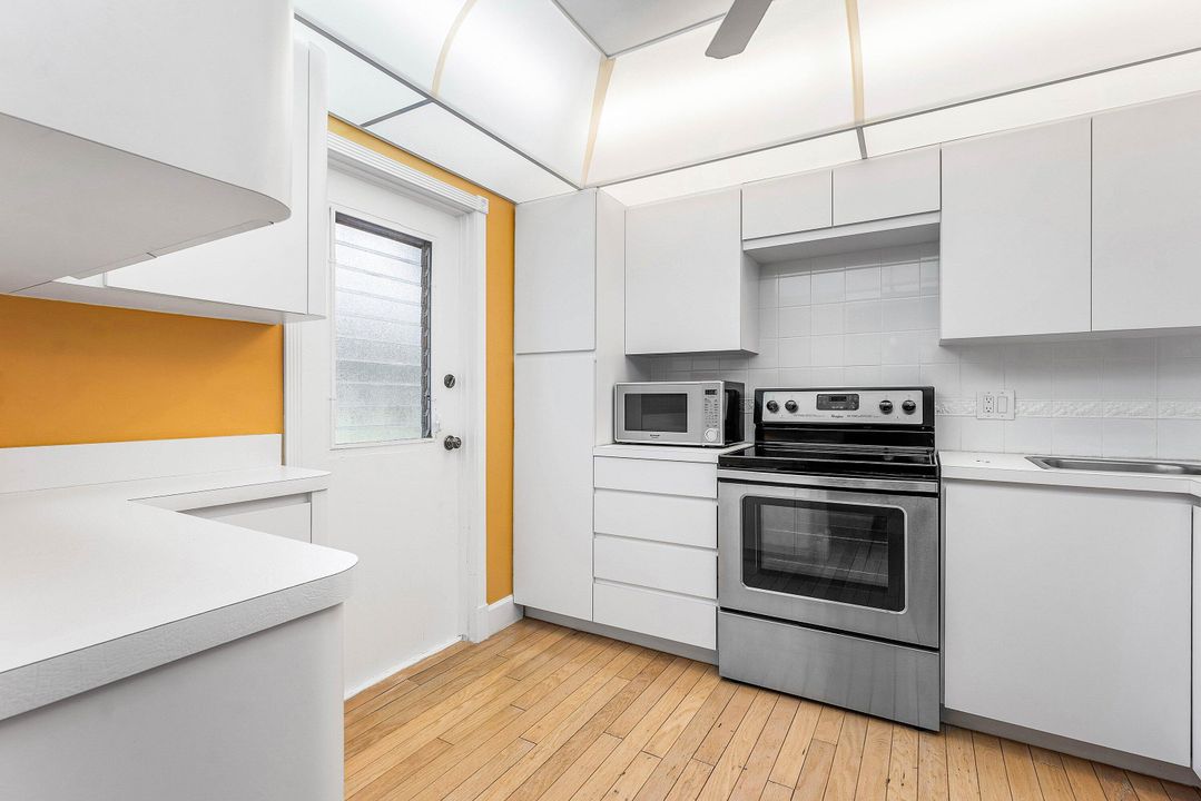 For Sale: $345,000 (2 beds, 2 baths, 1000 Square Feet)