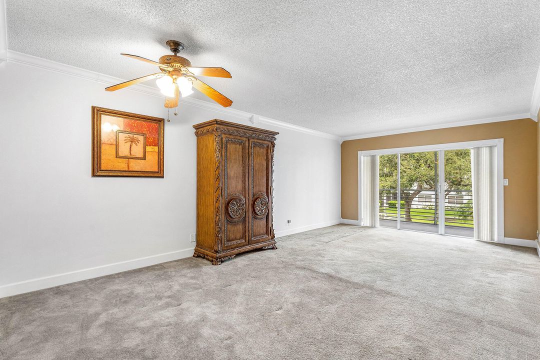 For Sale: $345,000 (2 beds, 2 baths, 1000 Square Feet)