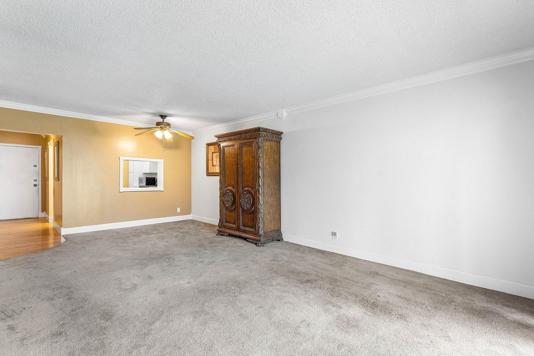 For Sale: $345,000 (2 beds, 2 baths, 1000 Square Feet)