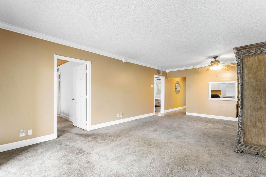 For Sale: $345,000 (2 beds, 2 baths, 1000 Square Feet)