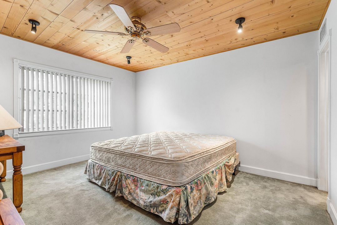 For Sale: $345,000 (2 beds, 2 baths, 1000 Square Feet)