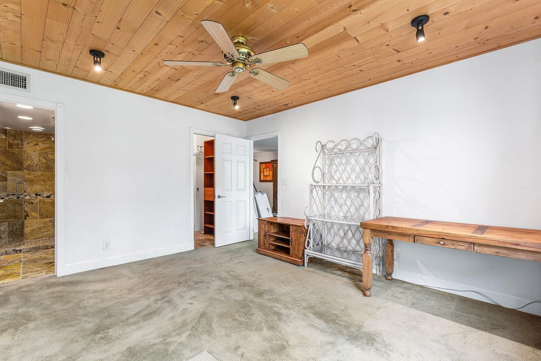 For Sale: $345,000 (2 beds, 2 baths, 1000 Square Feet)