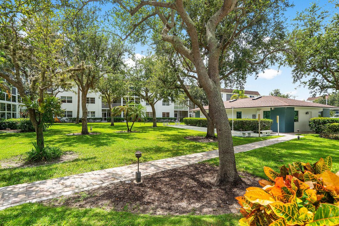 For Sale: $345,000 (2 beds, 2 baths, 1000 Square Feet)