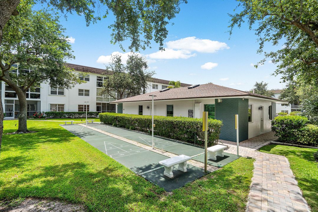 For Sale: $345,000 (2 beds, 2 baths, 1000 Square Feet)