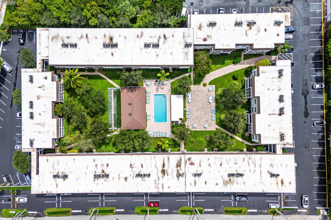 For Sale: $345,000 (2 beds, 2 baths, 1000 Square Feet)