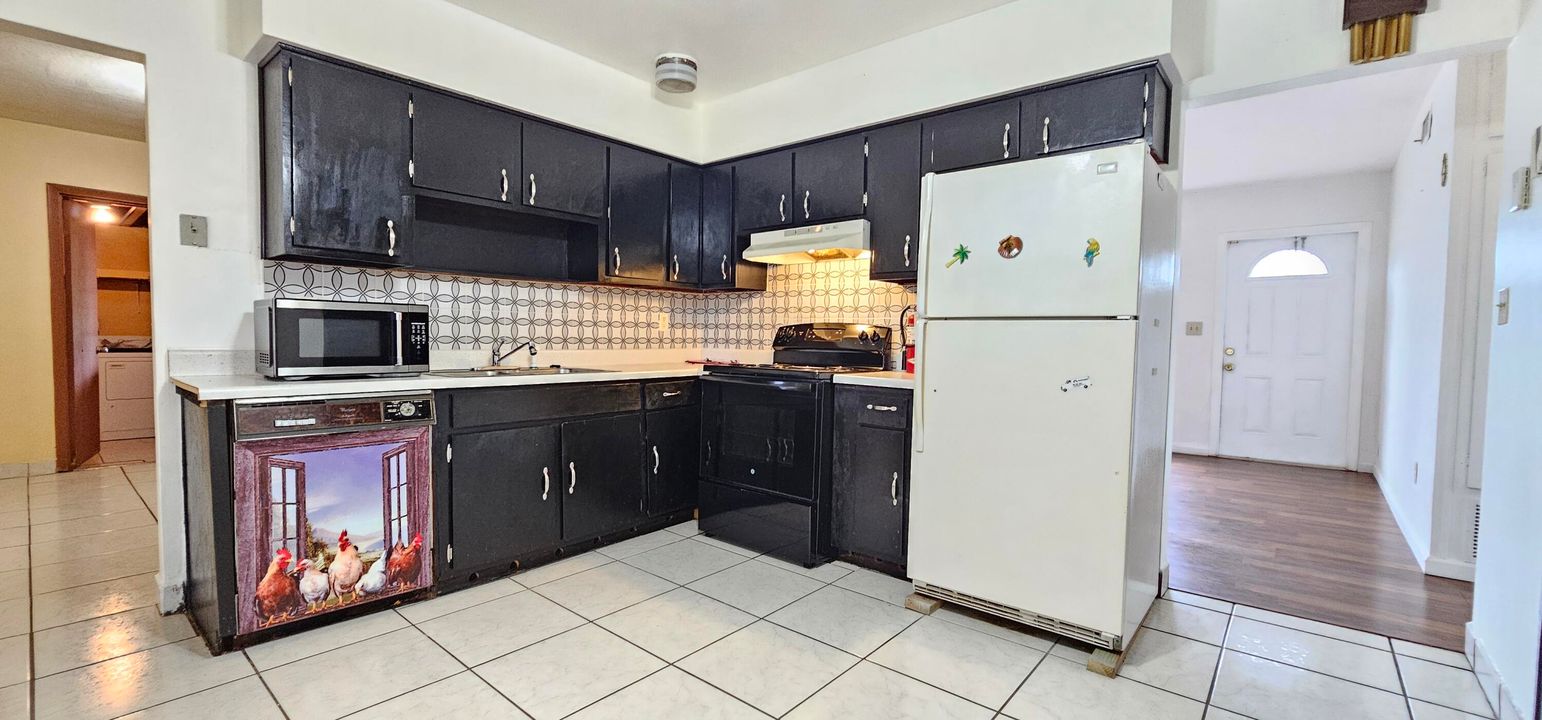 For Sale: $309,000 (3 beds, 2 baths, 1488 Square Feet)