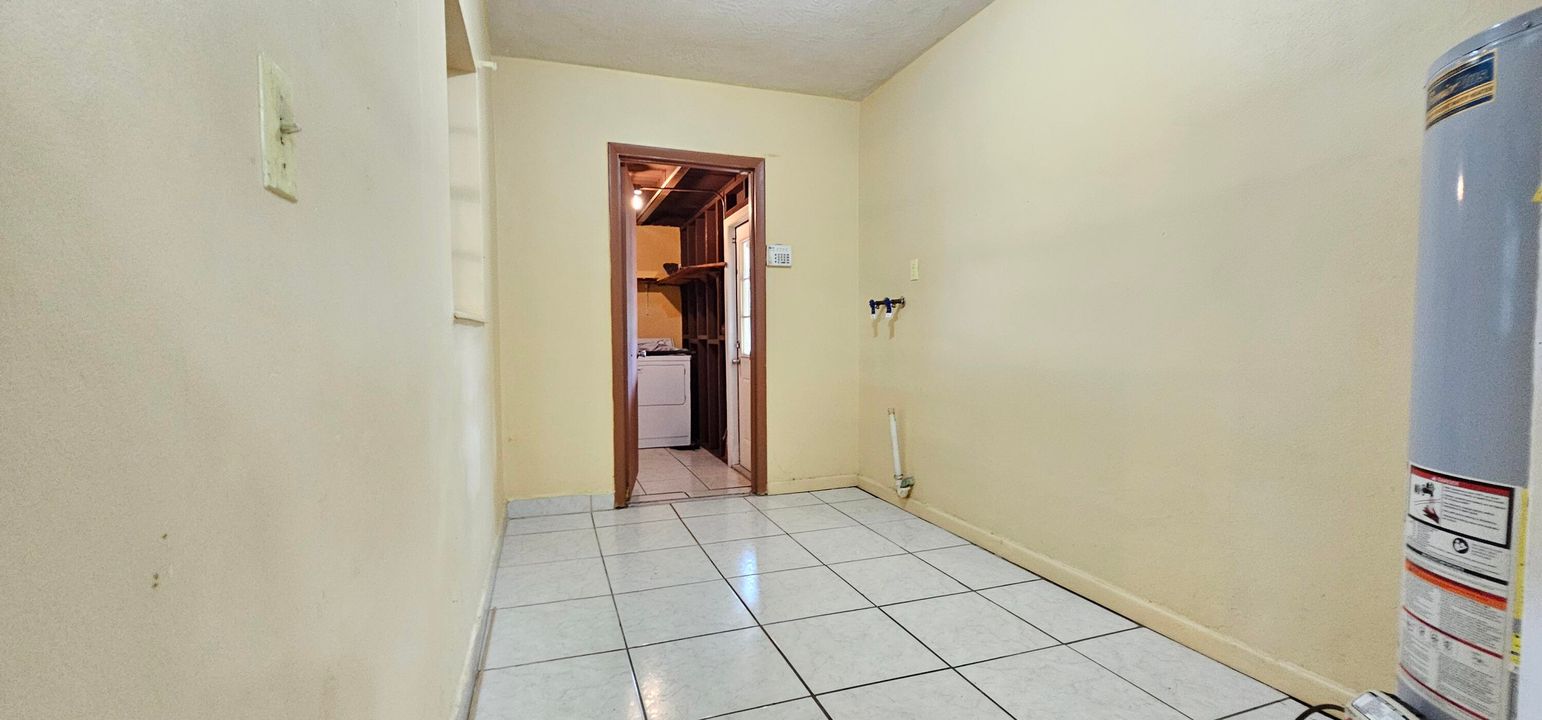 For Sale: $309,000 (3 beds, 2 baths, 1488 Square Feet)