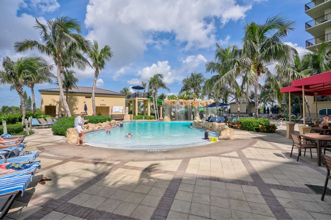 For Sale: $589,900 (1 beds, 1 baths, 726 Square Feet)