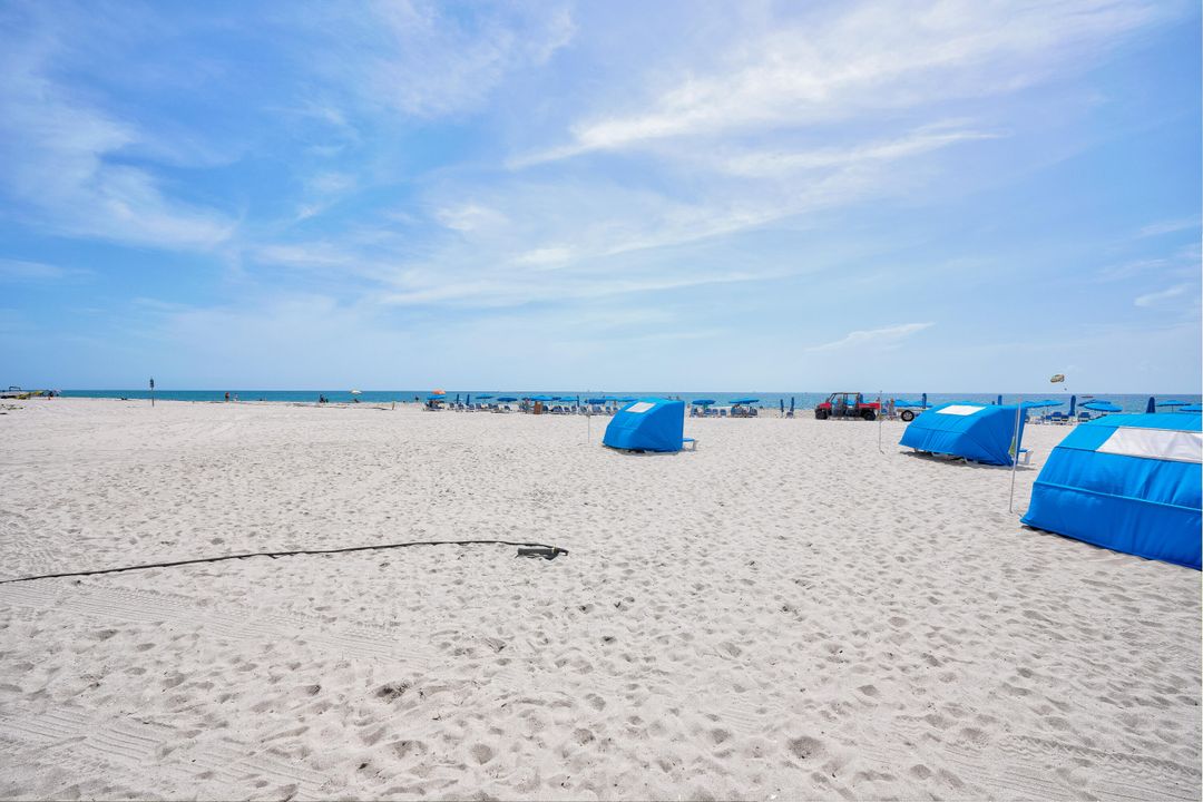 For Sale: $589,900 (1 beds, 1 baths, 726 Square Feet)