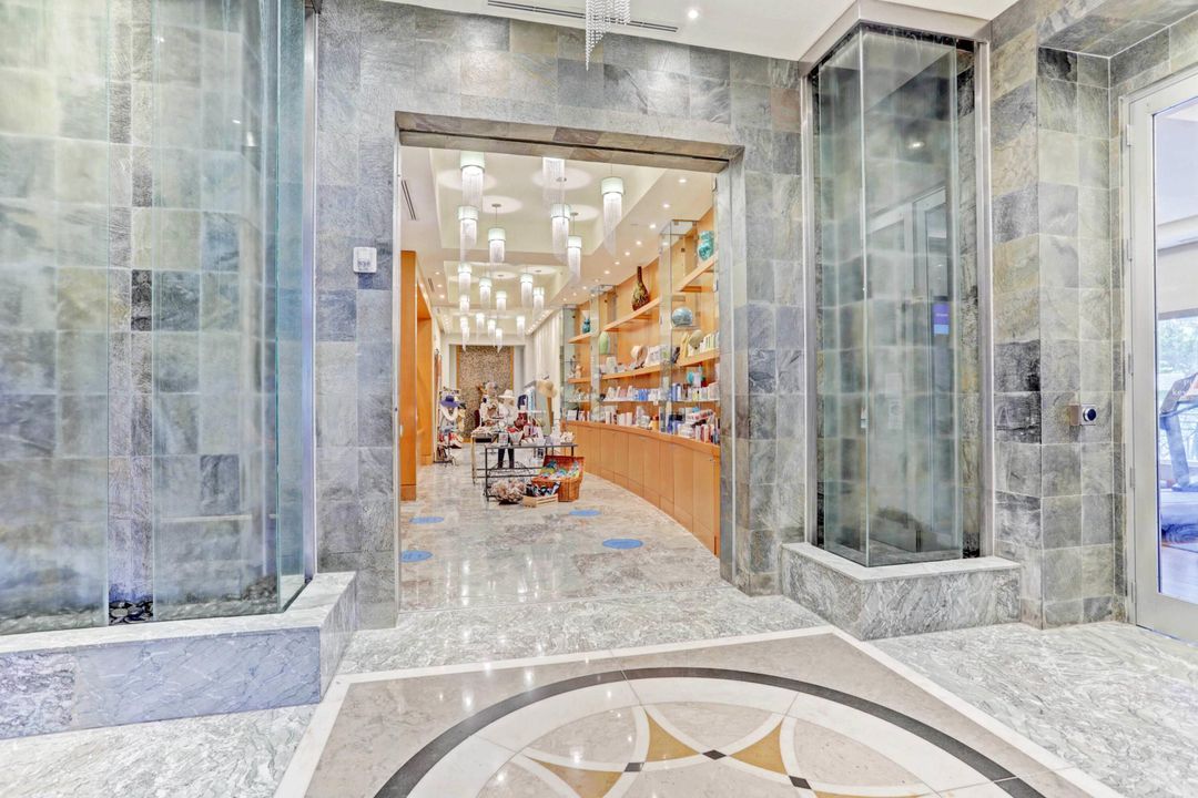 For Sale: $589,900 (1 beds, 1 baths, 726 Square Feet)