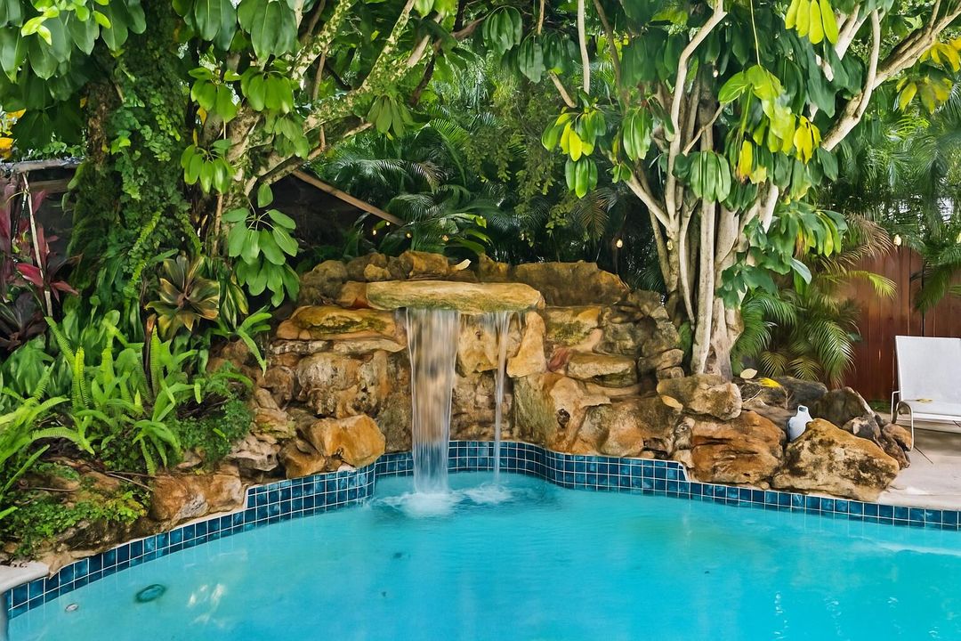 For Sale: $1,874,000 (5 beds, 4 baths, 4032 Square Feet)