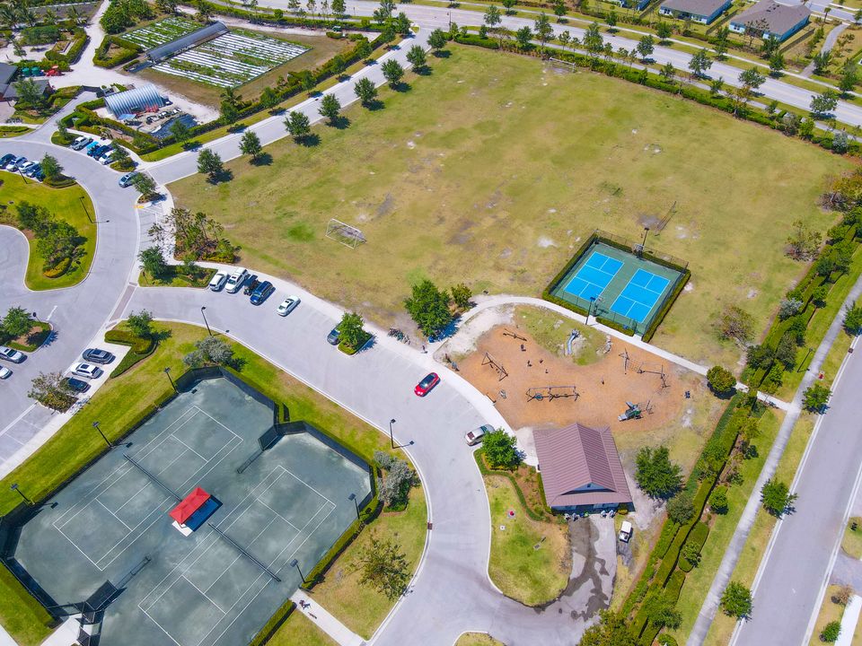 For Sale: $483,690 (3 beds, 2 baths, 1954 Square Feet)