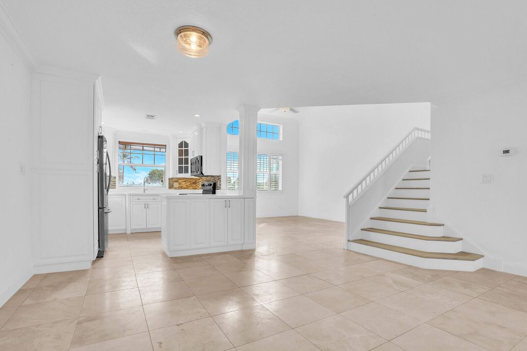 For Rent: $5,200 (2 beds, 2 baths, 1624 Square Feet)