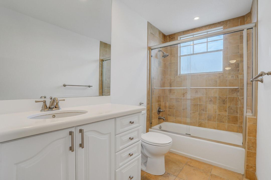 For Rent: $5,200 (2 beds, 2 baths, 1624 Square Feet)