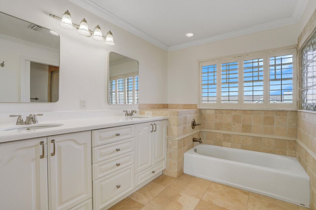 For Rent: $5,200 (2 beds, 2 baths, 1624 Square Feet)