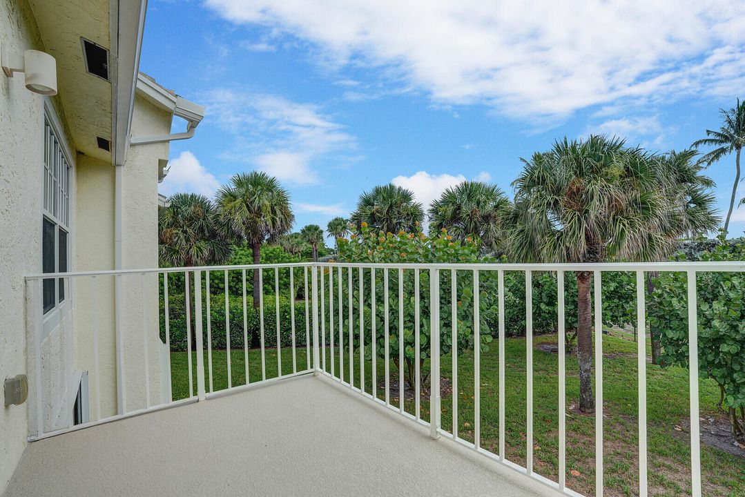 For Rent: $5,200 (2 beds, 2 baths, 1624 Square Feet)