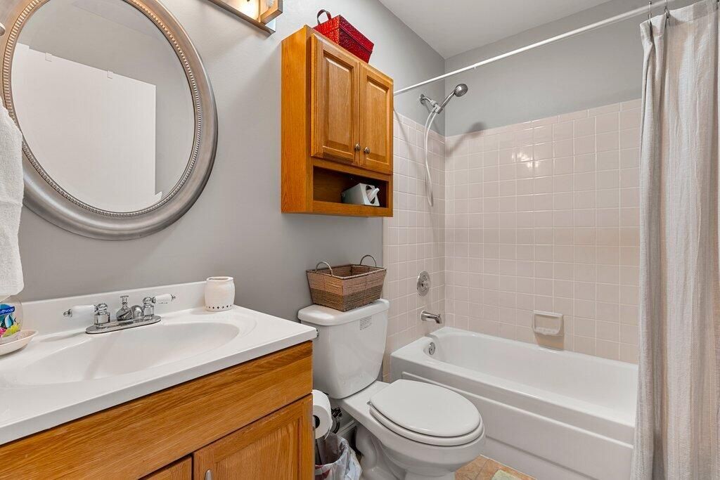 待售: $190,000 (2 贝兹, 2 浴室, 1056 平方英尺)