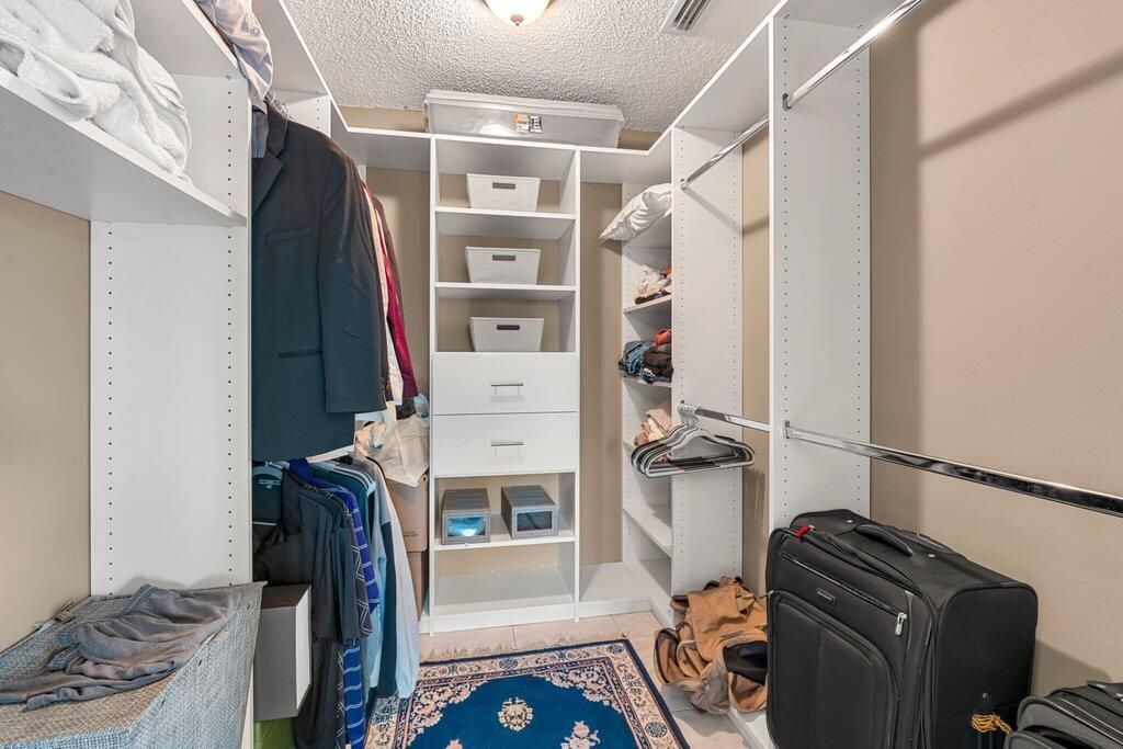 待售: $190,000 (2 贝兹, 2 浴室, 1056 平方英尺)