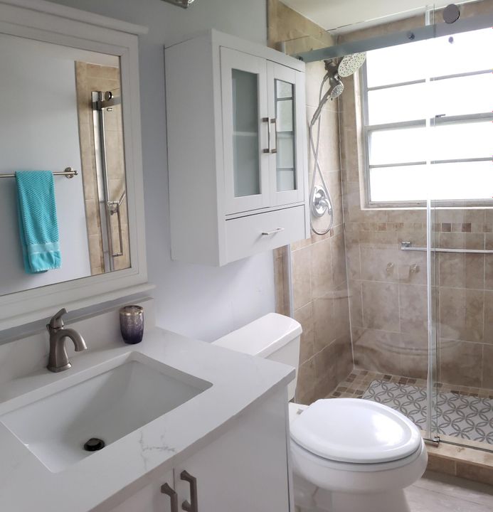 Active With Contract: $1,895 (2 beds, 1 baths, 835 Square Feet)