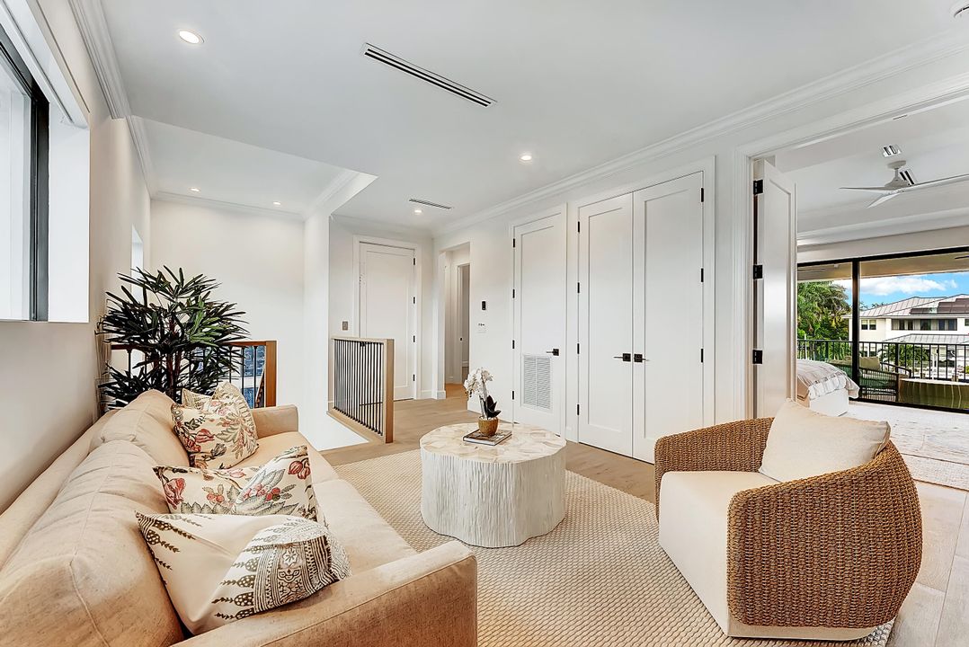 На продажу: $6,499,000 (5 спален, 4 ванн, 3858 Квадратных фут)