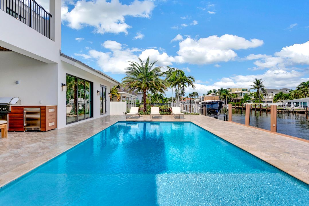 На продажу: $6,499,000 (5 спален, 4 ванн, 3858 Квадратных фут)