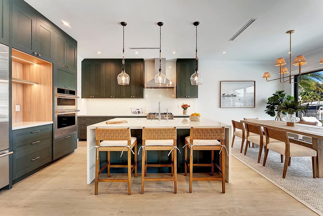 На продажу: $6,499,000 (5 спален, 4 ванн, 3858 Квадратных фут)