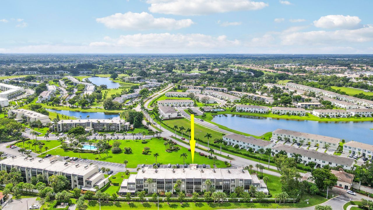 For Sale: $199,000 (2 beds, 2 baths, 1050 Square Feet)