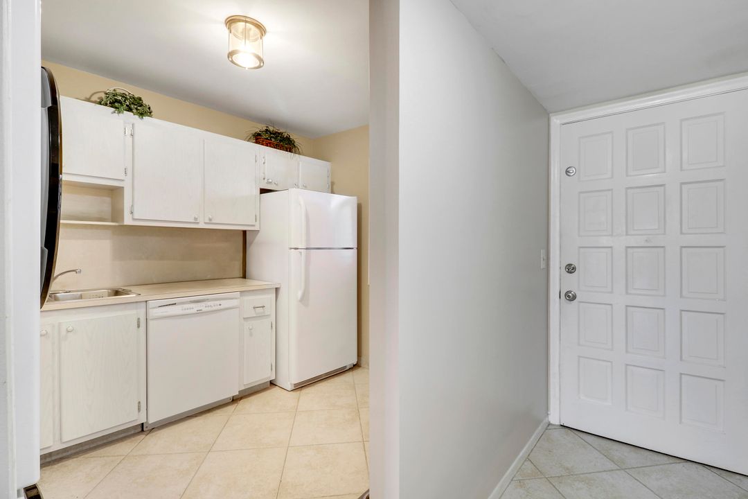 For Sale: $199,000 (2 beds, 2 baths, 1050 Square Feet)