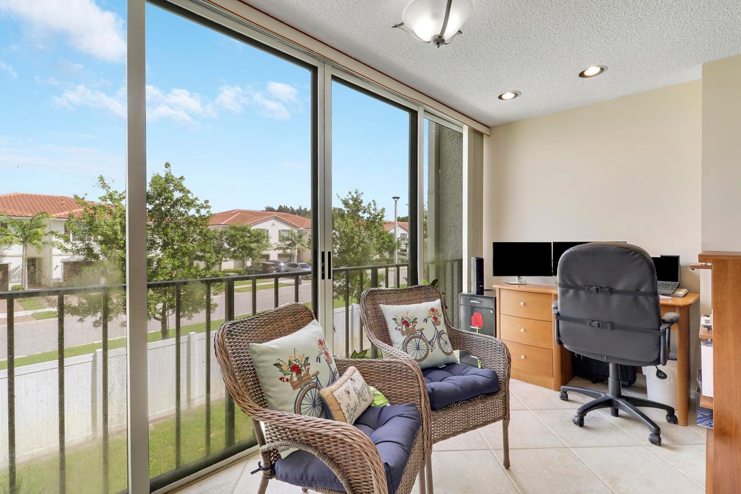 For Sale: $199,000 (2 beds, 2 baths, 1050 Square Feet)