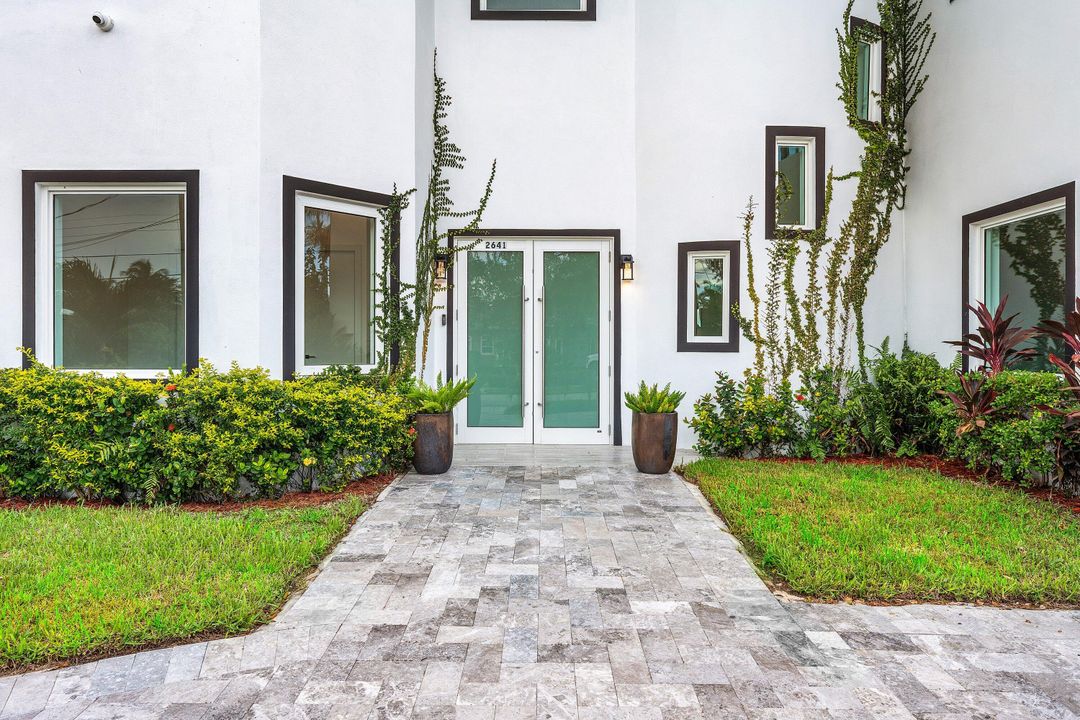 На продажу: $5,750,000 (6 спален, 6 ванн, 5858 Квадратных фут)