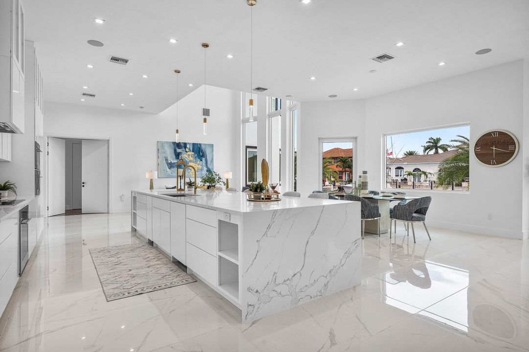 На продажу: $5,750,000 (6 спален, 6 ванн, 5858 Квадратных фут)