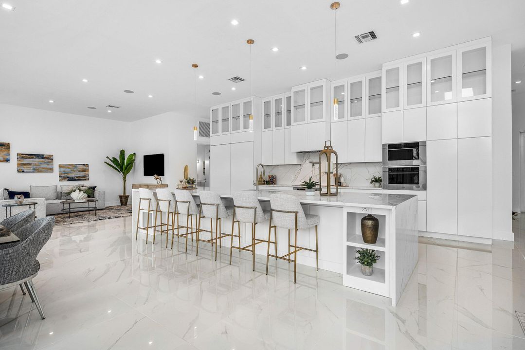 На продажу: $5,750,000 (6 спален, 6 ванн, 5858 Квадратных фут)