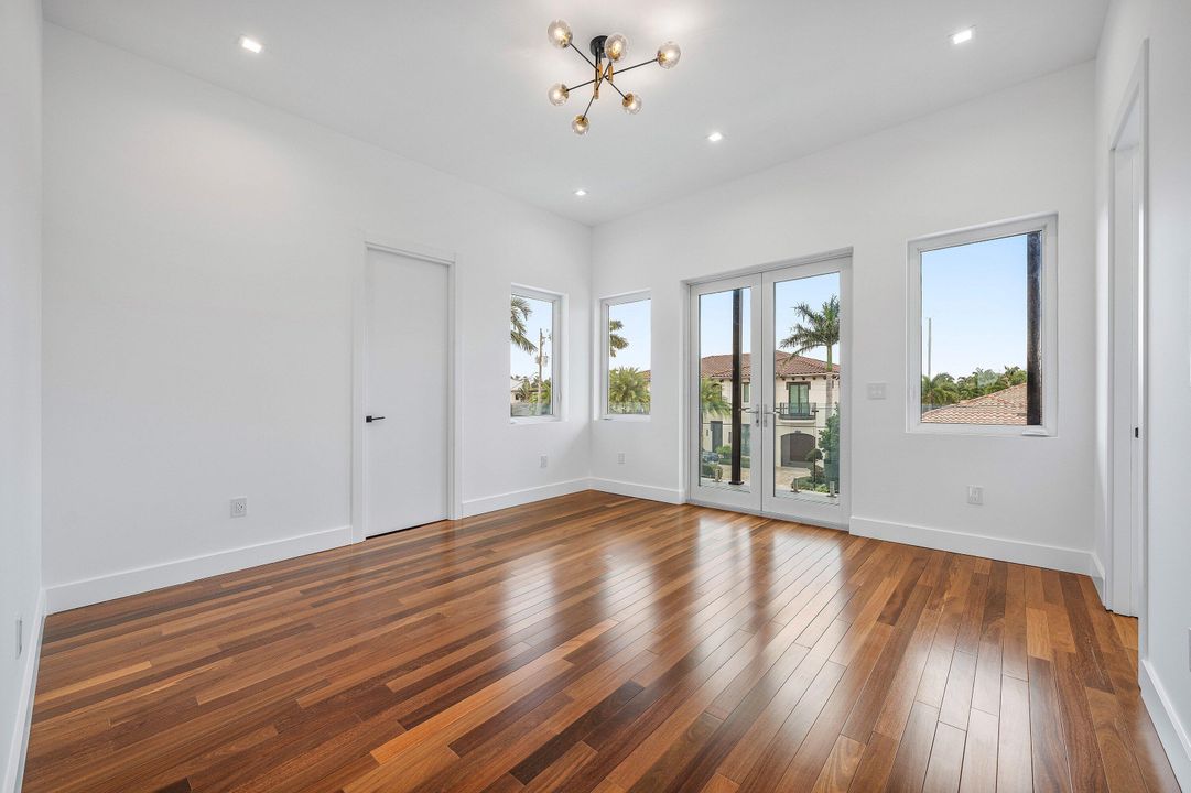 На продажу: $5,750,000 (6 спален, 6 ванн, 5858 Квадратных фут)