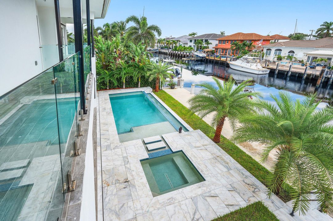 На продажу: $5,750,000 (6 спален, 6 ванн, 5858 Квадратных фут)