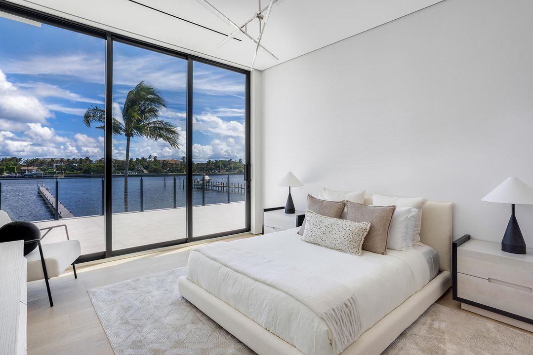 For Sale: $21,000,000 (7 beds, 8 baths, 7631 Square Feet)