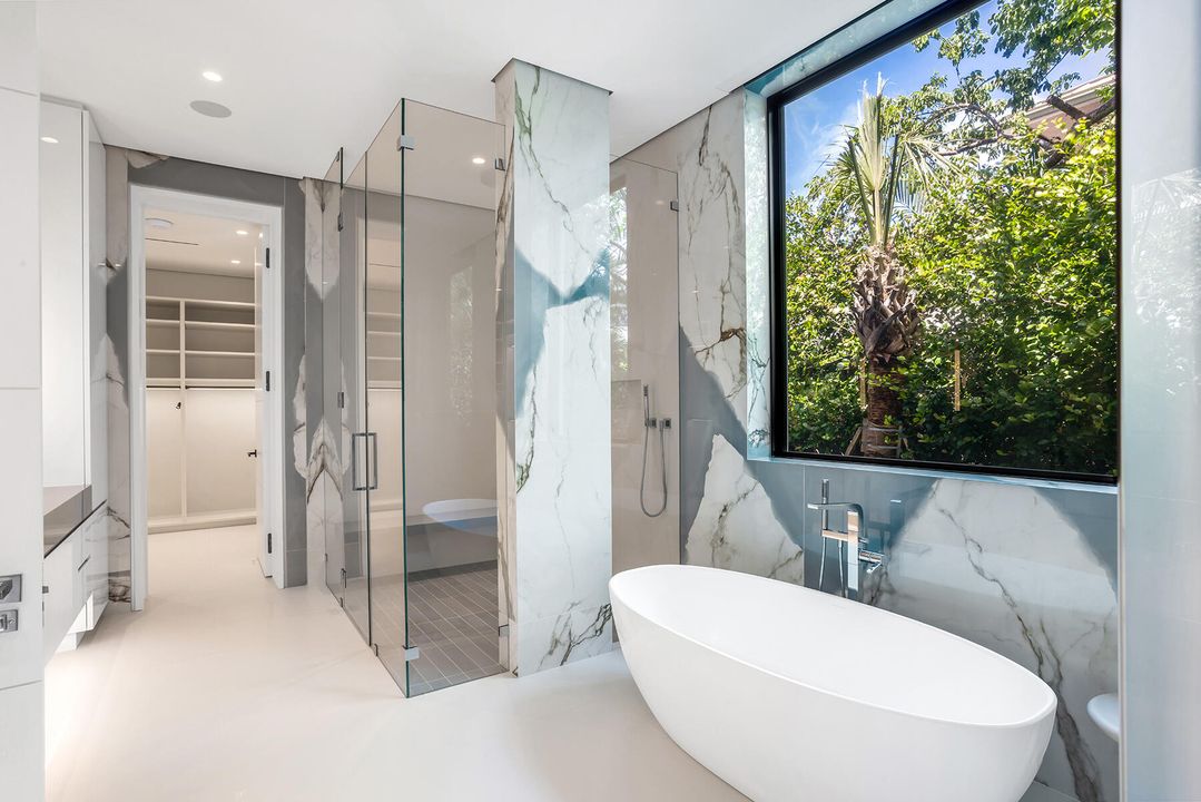 For Sale: $21,000,000 (7 beds, 8 baths, 7631 Square Feet)