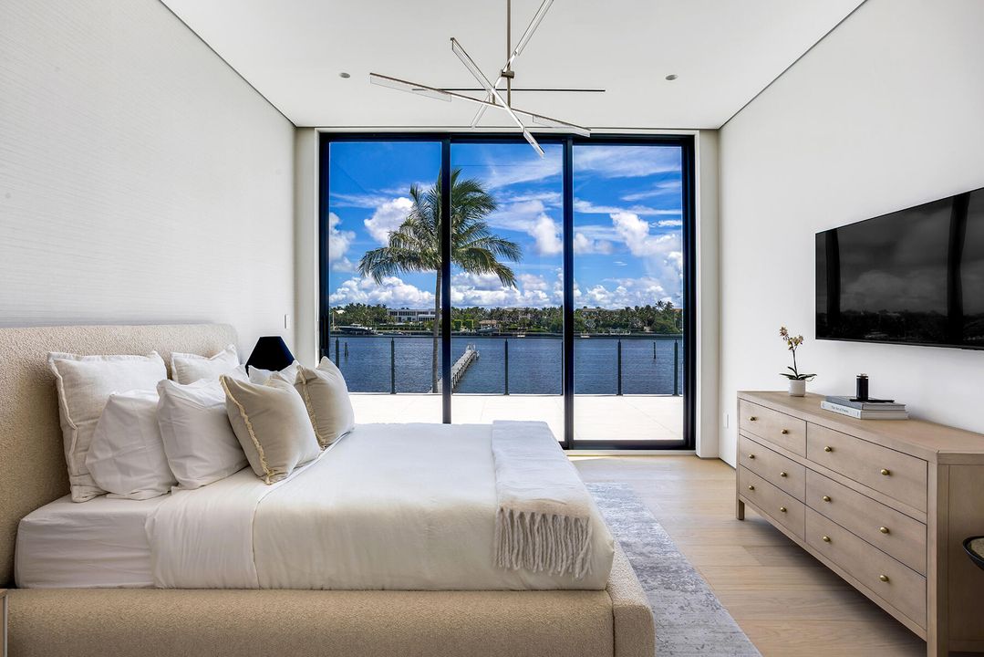 For Sale: $21,000,000 (7 beds, 8 baths, 7631 Square Feet)