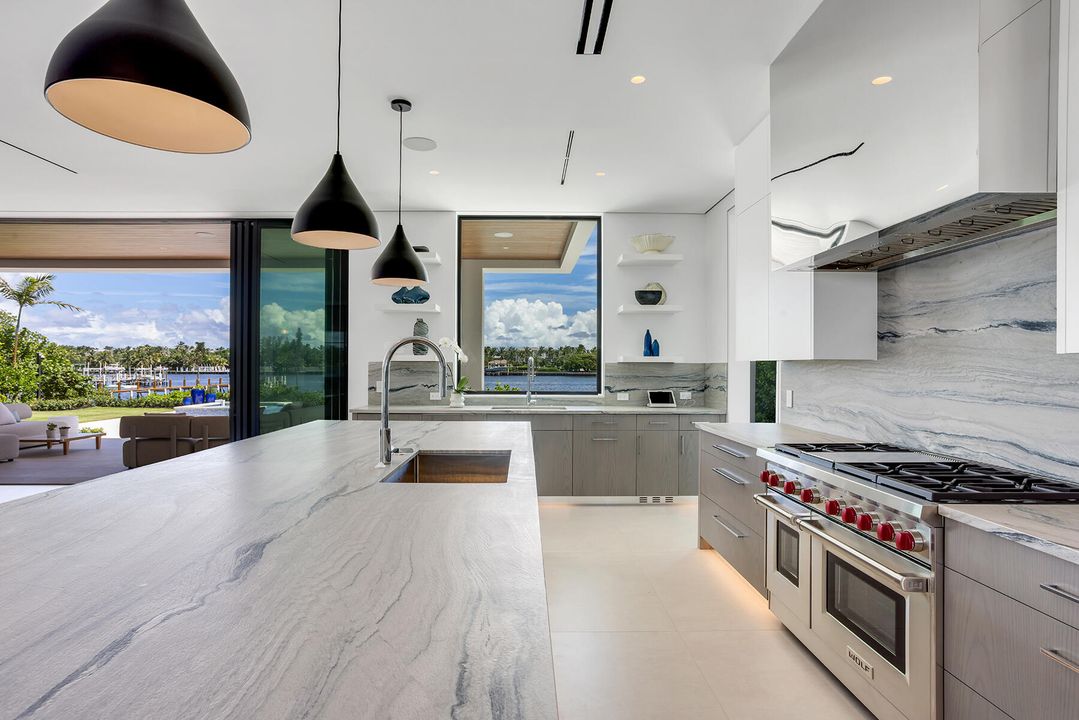 For Sale: $21,000,000 (7 beds, 8 baths, 7631 Square Feet)