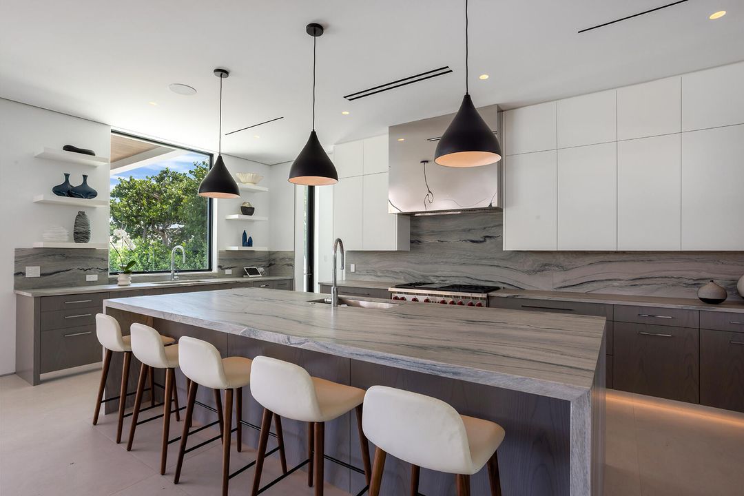 For Sale: $21,000,000 (7 beds, 8 baths, 7631 Square Feet)