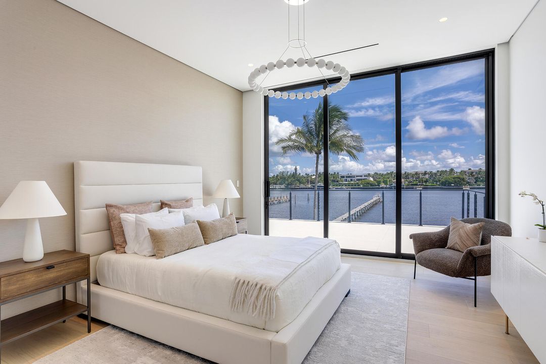 For Sale: $21,000,000 (7 beds, 8 baths, 7631 Square Feet)