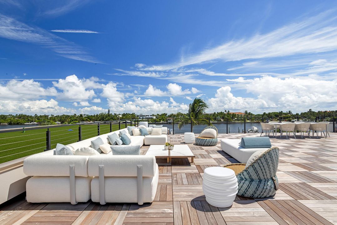 For Sale: $21,000,000 (7 beds, 8 baths, 7631 Square Feet)