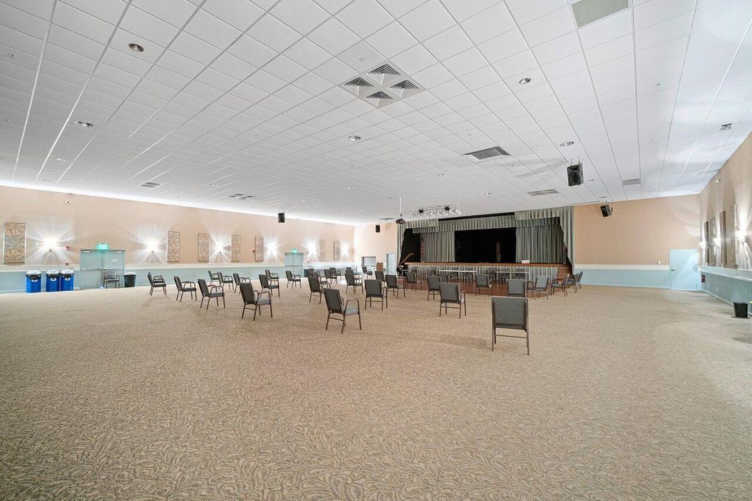 Active With Contract: $94,900 (1 beds, 1 baths, 754 Square Feet)