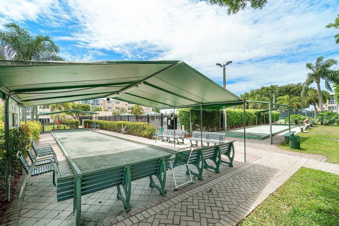 Active With Contract: $94,900 (1 beds, 1 baths, 754 Square Feet)