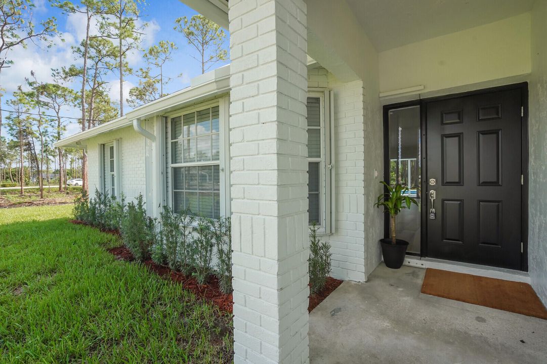 合同活跃: $4,650 (3 贝兹, 3 浴室, 1835 平方英尺)