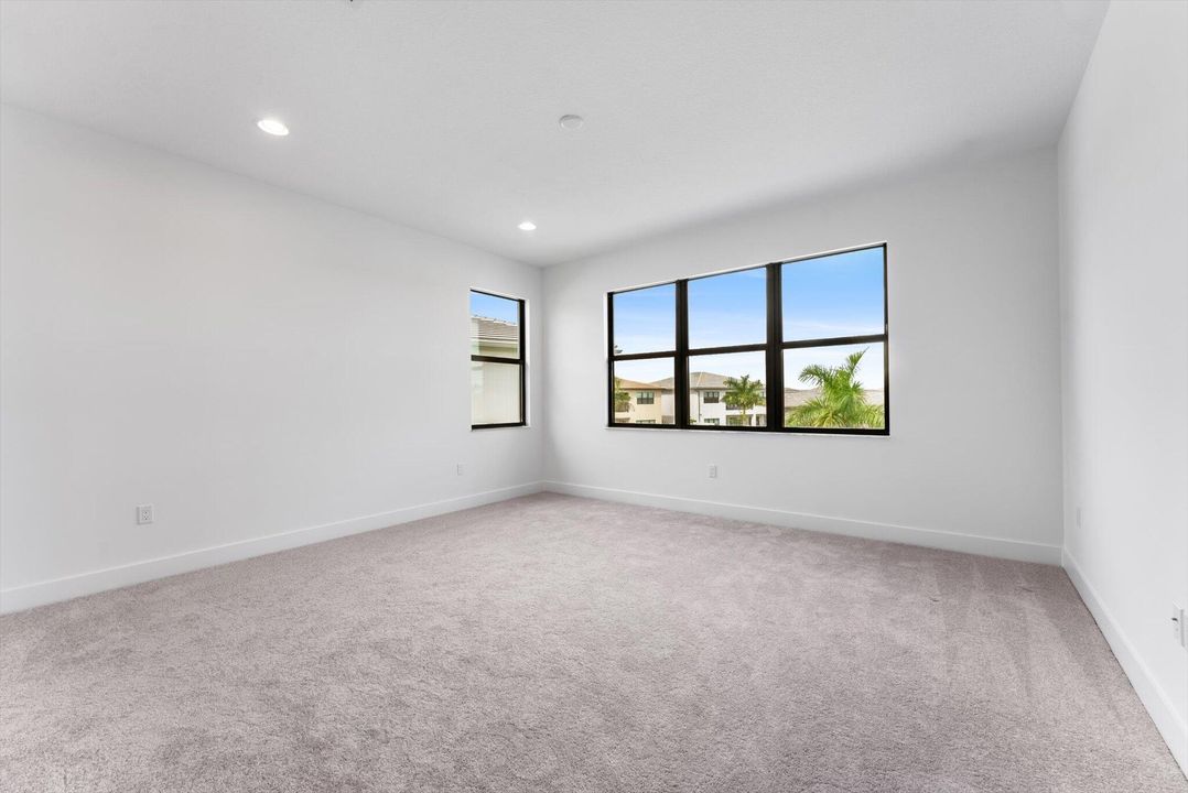 For Sale: $2,870,000 (5 beds, 5 baths, 5256 Square Feet)