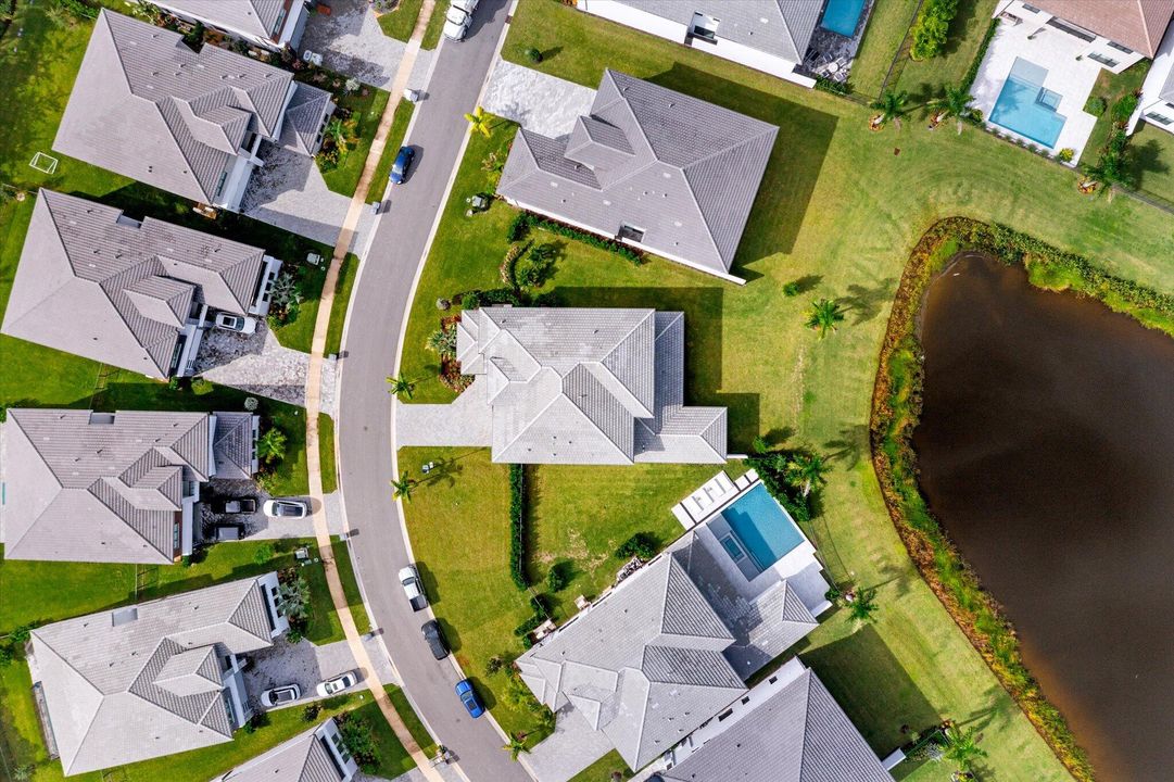 For Sale: $2,870,000 (5 beds, 5 baths, 5256 Square Feet)