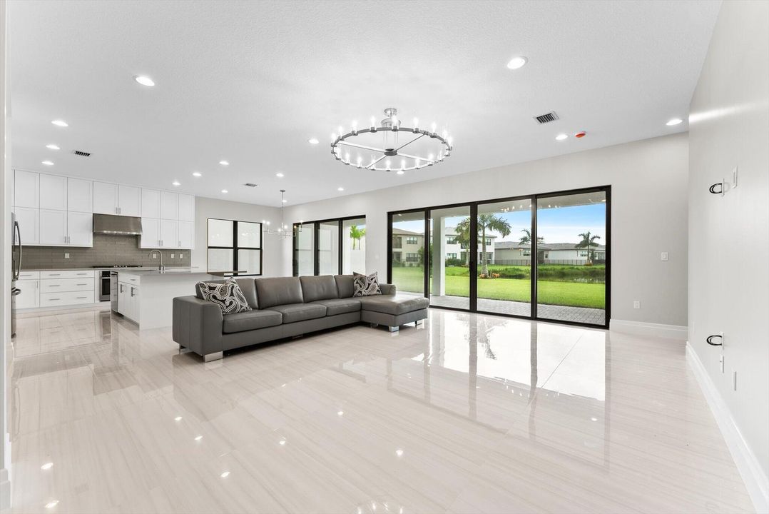 For Sale: $2,870,000 (5 beds, 5 baths, 5256 Square Feet)