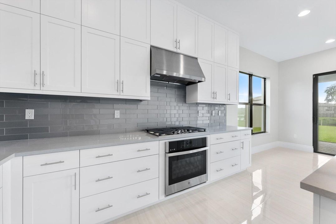 For Sale: $2,870,000 (5 beds, 5 baths, 5256 Square Feet)