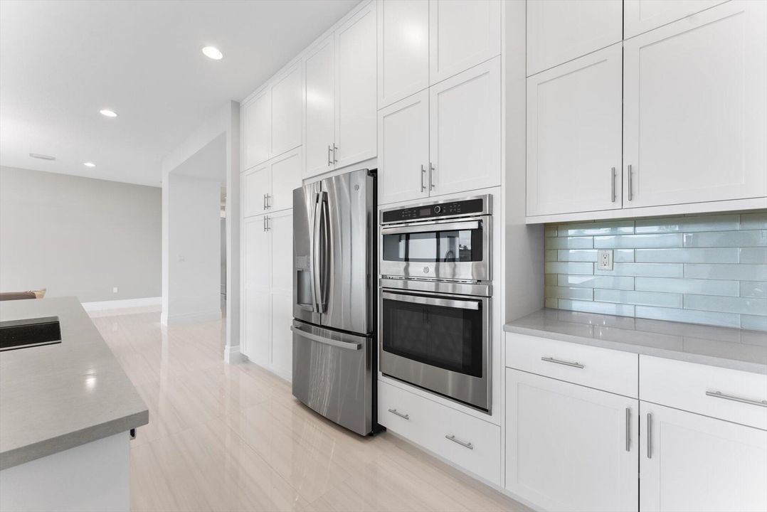 For Sale: $2,870,000 (5 beds, 5 baths, 5256 Square Feet)