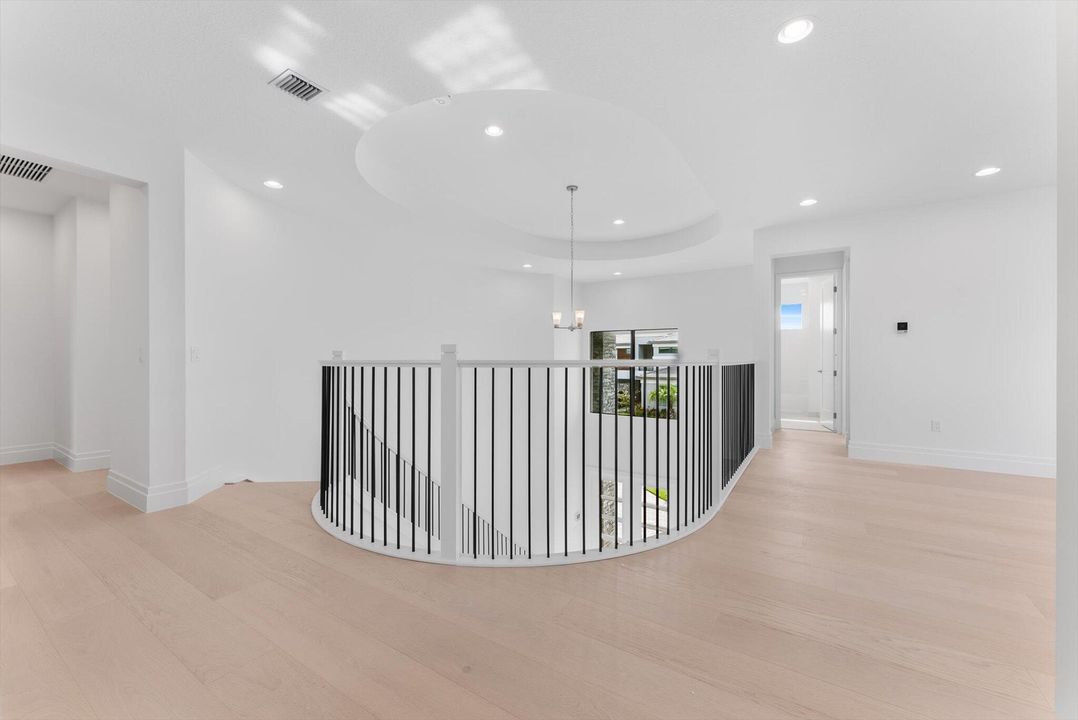 For Sale: $2,870,000 (5 beds, 5 baths, 5256 Square Feet)